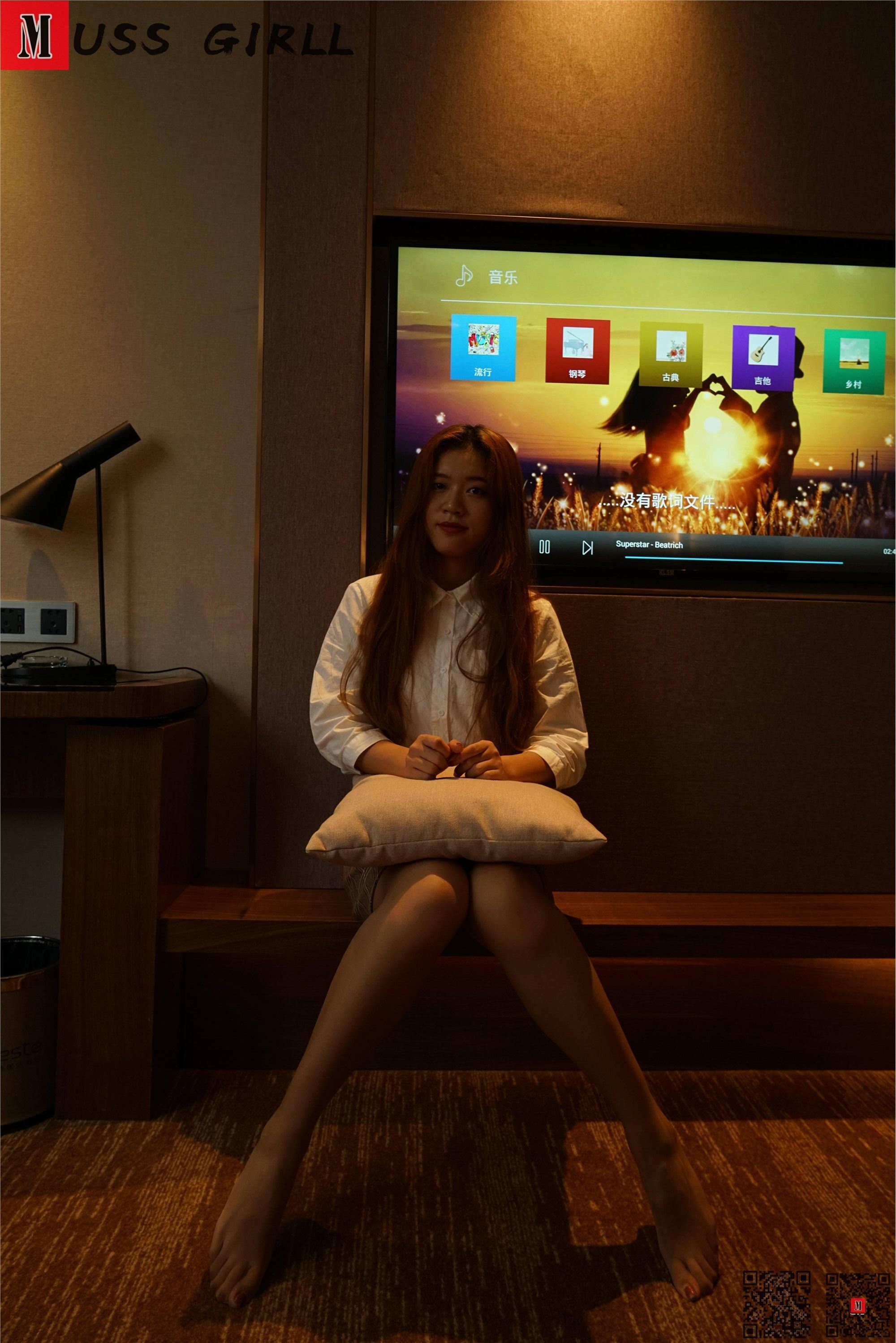 MussGirl慕丝女郎  NO.243-酒店格子裙肉丝